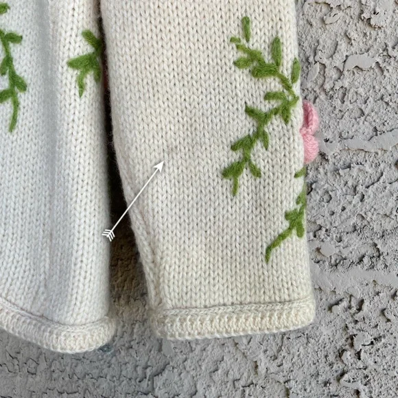 VINTAGE 1960s 3D Rose Floral Appliqué Embroidered Cream Pink Open Wool Cardigan - Picture 12 of 15